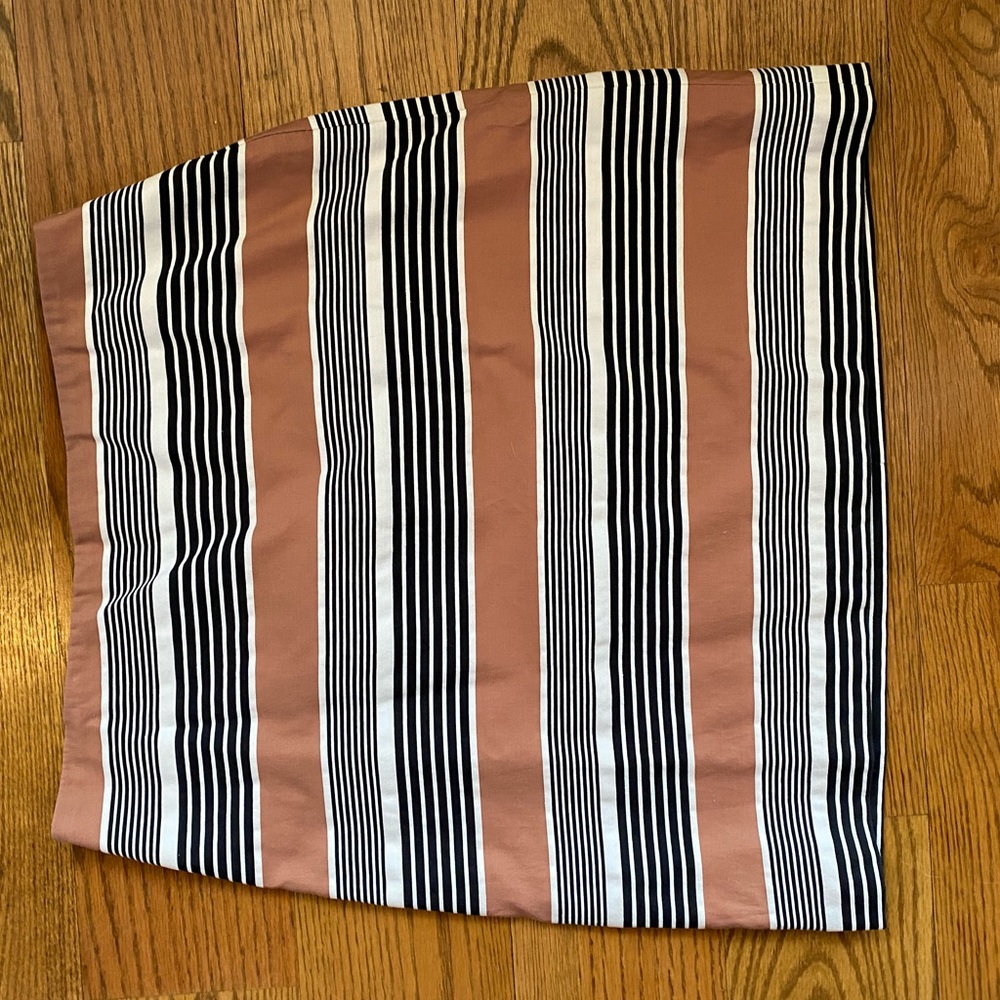 Like new striped Loft skirt, size 6